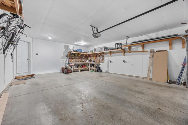 4003 9th Street S, Moorhead, MN 56560