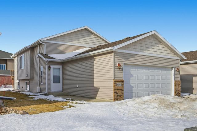 4003 9th Street S, Moorhead, MN 56560