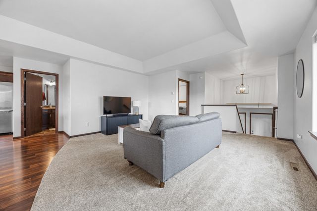 4003 9th Street S, Moorhead, MN 56560