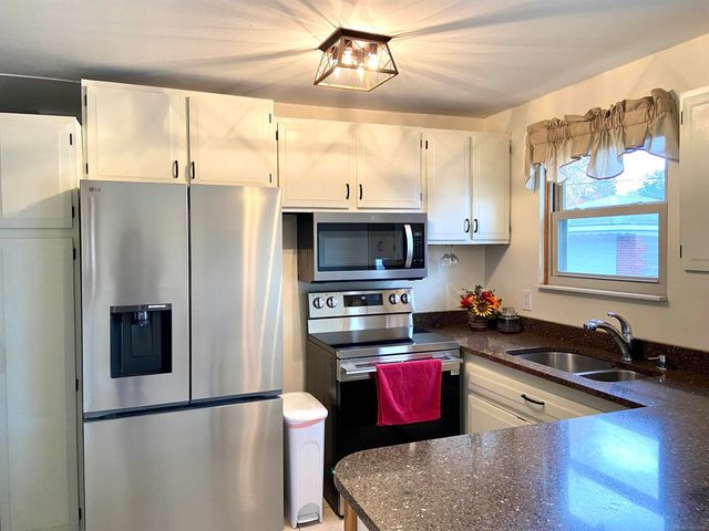 30464 Hayes Road, Roseville, MI 48066