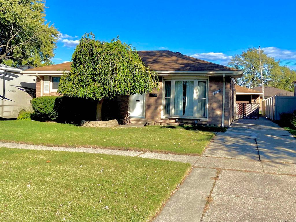 30464 Hayes Road, Roseville, MI 48066