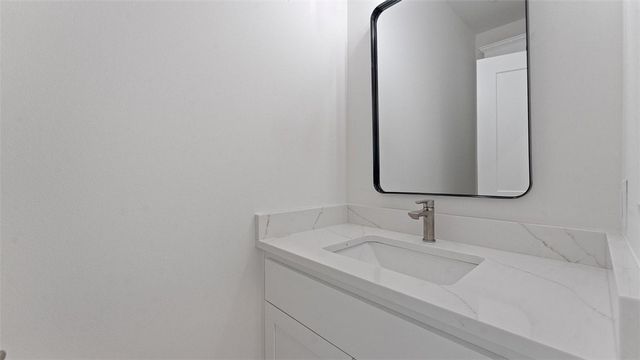 3 McKeever Lane, Bella Vista, AR 72715