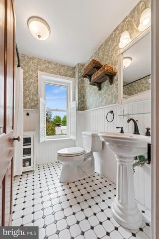 709 S MATLACK ST, West Chester, PA 19382