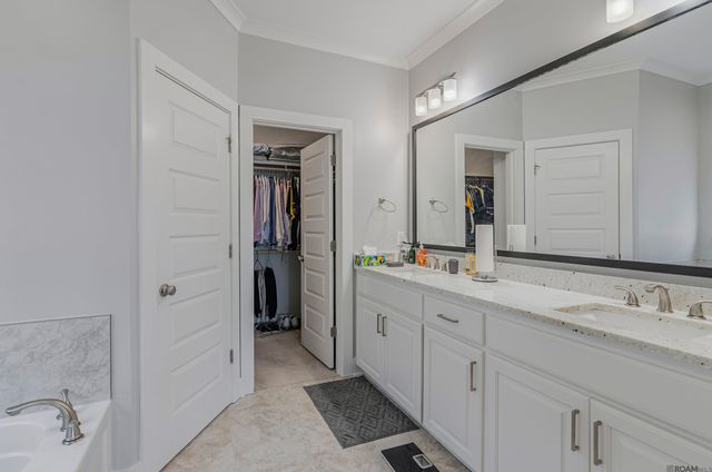 14058 Beverly Park Dr, Gonzales, LA 70737