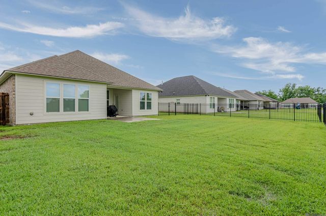 14058 Beverly Park Dr, Gonzales, LA 70737