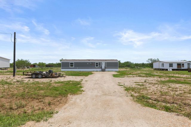 305 Blue Quail ST, Dale, TX 78616