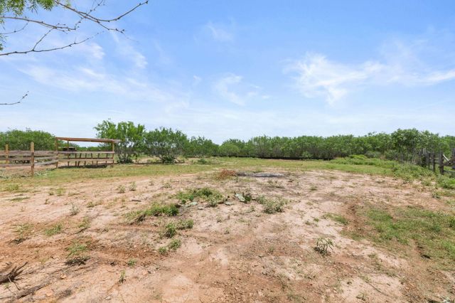 305 Blue Quail ST, Dale, TX 78616