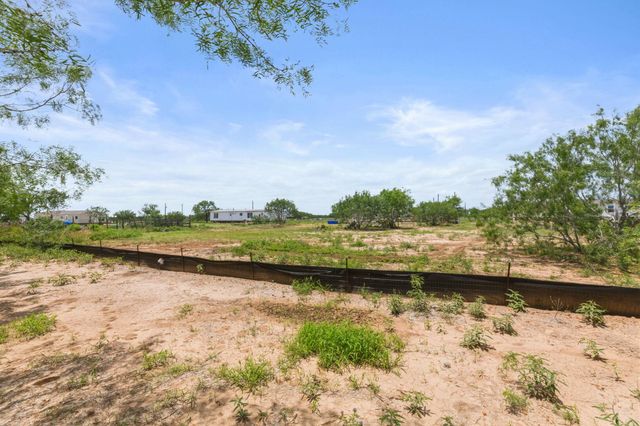 305 Blue Quail ST, Dale, TX 78616