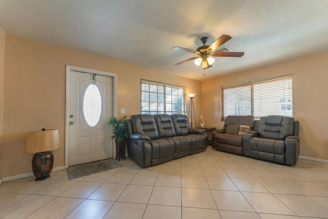 137 W 34th Street, Riviera Beach, FL 33404