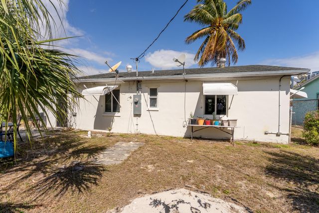 137 W 34th Street, Riviera Beach, FL 33404
