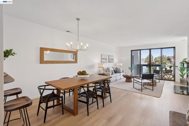 6 Invincible Ct F40, Alameda, CA 94501