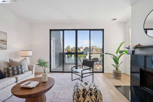 6 Invincible Ct F40, Alameda, CA 94501