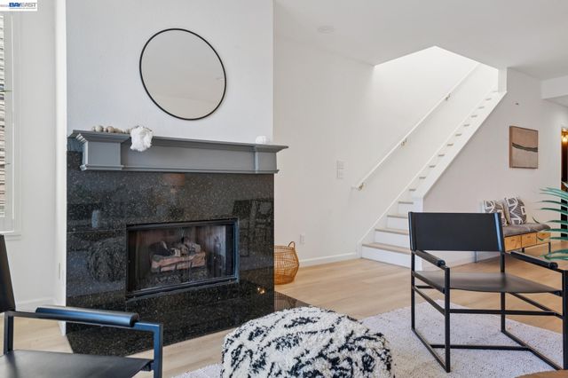 6 Invincible Ct F40, Alameda, CA 94501