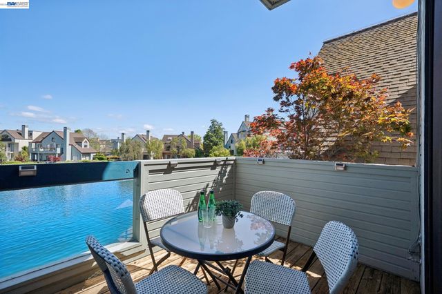 6 Invincible Ct F40, Alameda, CA 94501