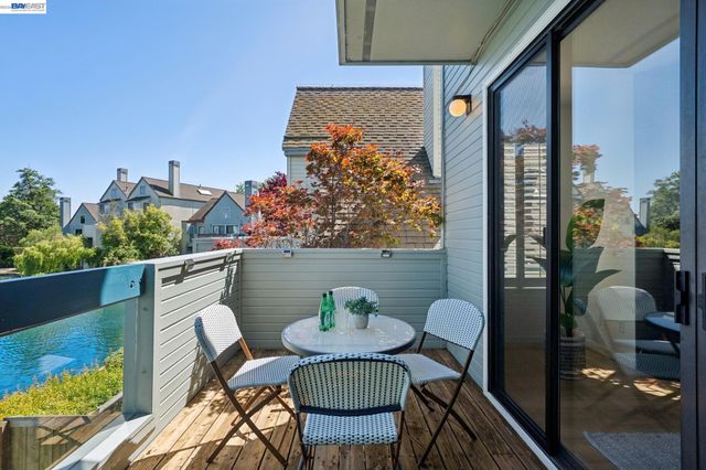 6 Invincible Ct F40, Alameda, CA 94501