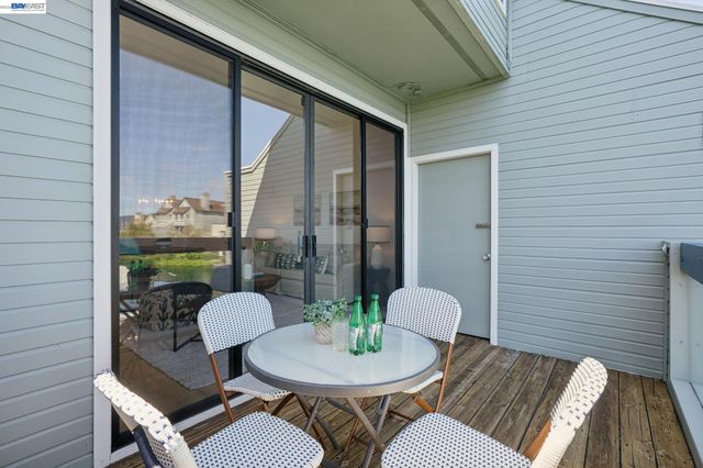 6 Invincible Ct F40, Alameda, CA 94501