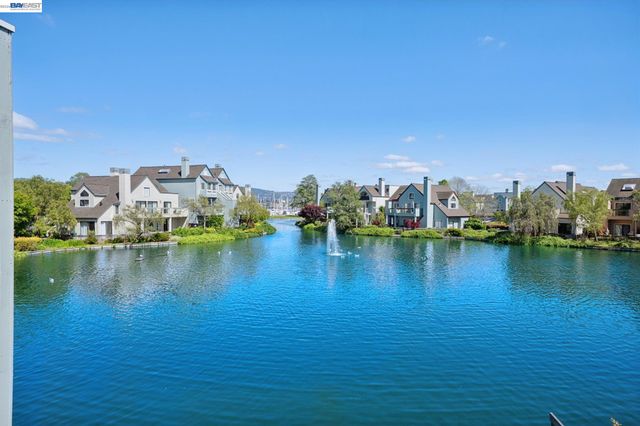 6 Invincible Ct F40, Alameda, CA 94501