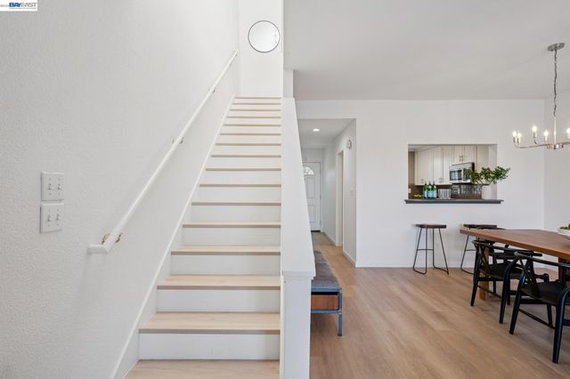 6 Invincible Ct F40, Alameda, CA 94501