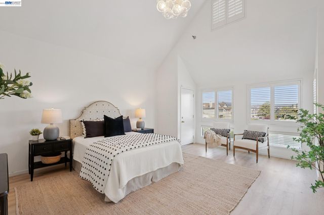 6 Invincible Ct F40, Alameda, CA 94501