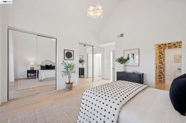 6 Invincible Ct F40, Alameda, CA 94501