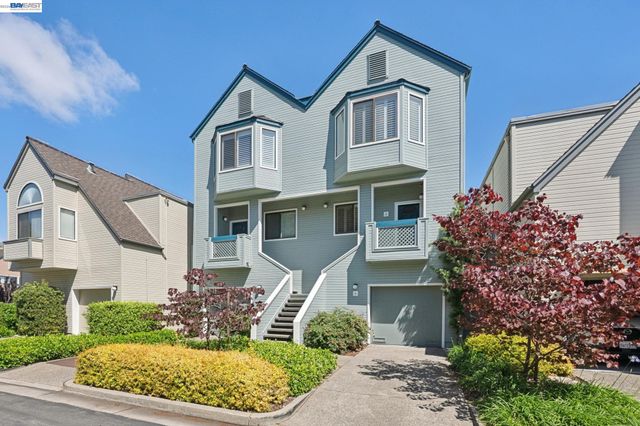 6 Invincible Ct F40, Alameda, CA 94501