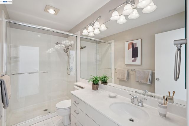 6 Invincible Ct F40, Alameda, CA 94501