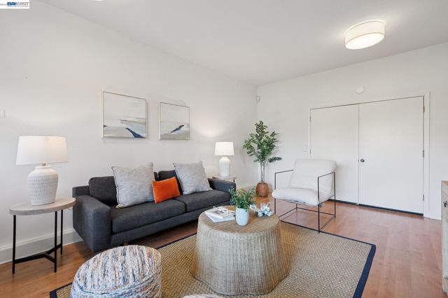 6 Invincible Ct F40, Alameda, CA 94501