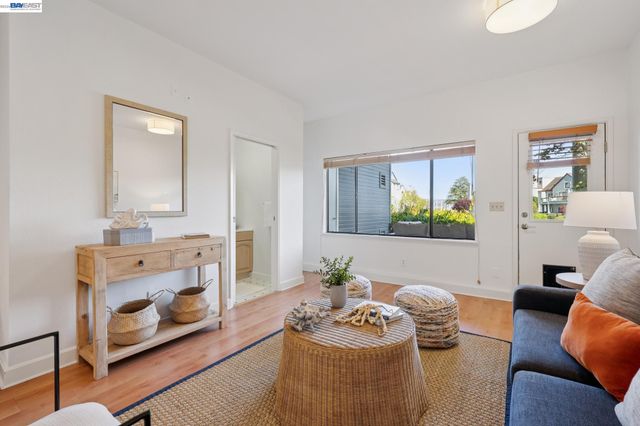 6 Invincible Ct F40, Alameda, CA 94501