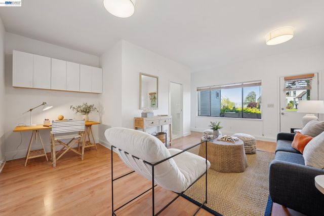 6 Invincible Ct F40, Alameda, CA 94501