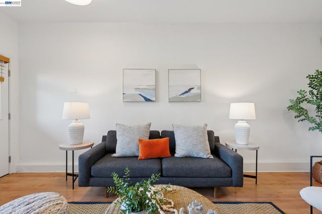 6 Invincible Ct F40, Alameda, CA 94501
