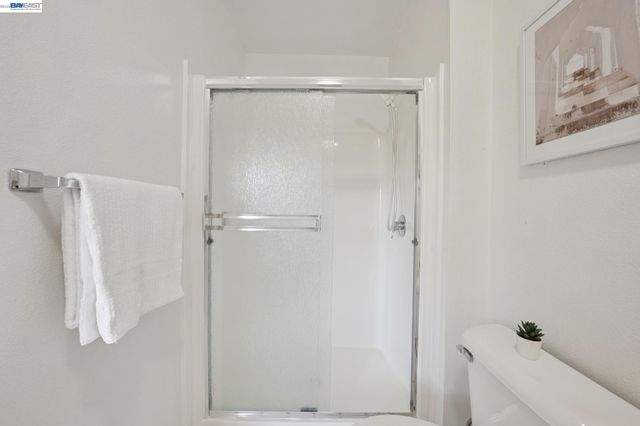 6 Invincible Ct F40, Alameda, CA 94501