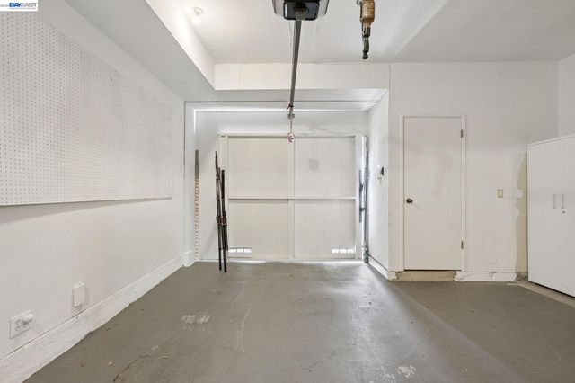 6 Invincible Ct F40, Alameda, CA 94501