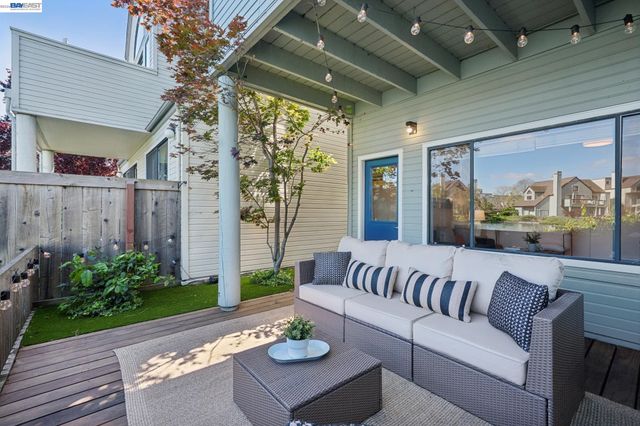 6 Invincible Ct F40, Alameda, CA 94501