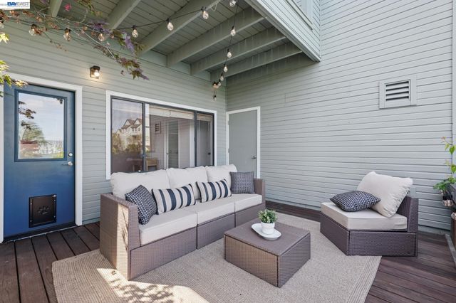6 Invincible Ct F40, Alameda, CA 94501