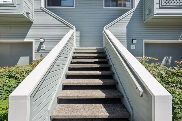 6 Invincible Ct F40, Alameda, CA 94501