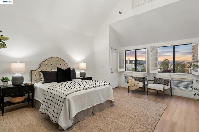 6 Invincible Ct F40, Alameda, CA 94501