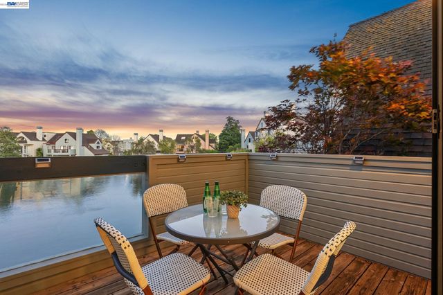 6 Invincible Ct F40, Alameda, CA 94501