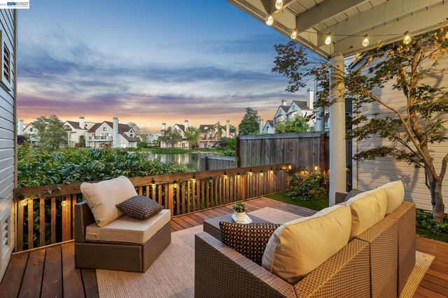 6 Invincible Ct F40, Alameda, CA 94501