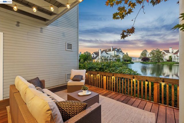 6 Invincible Ct F40, Alameda, CA 94501