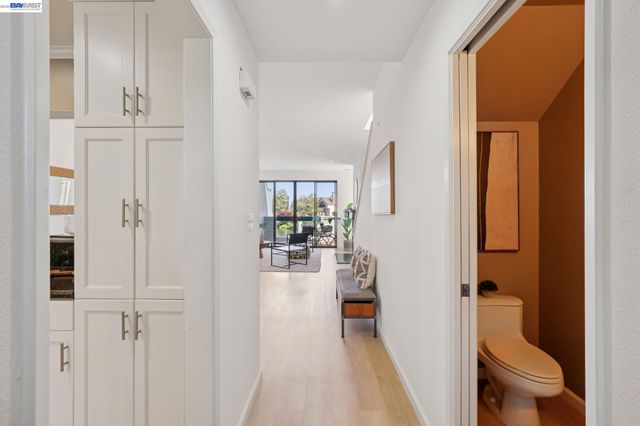 6 Invincible Ct F40, Alameda, CA 94501