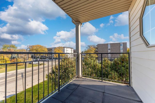 5533 LINCOLN Avenue, Morton Grove, IL 60053