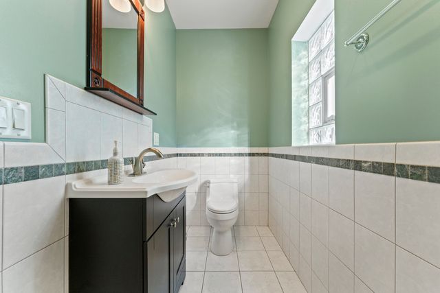 5533 LINCOLN Avenue, Morton Grove, IL 60053