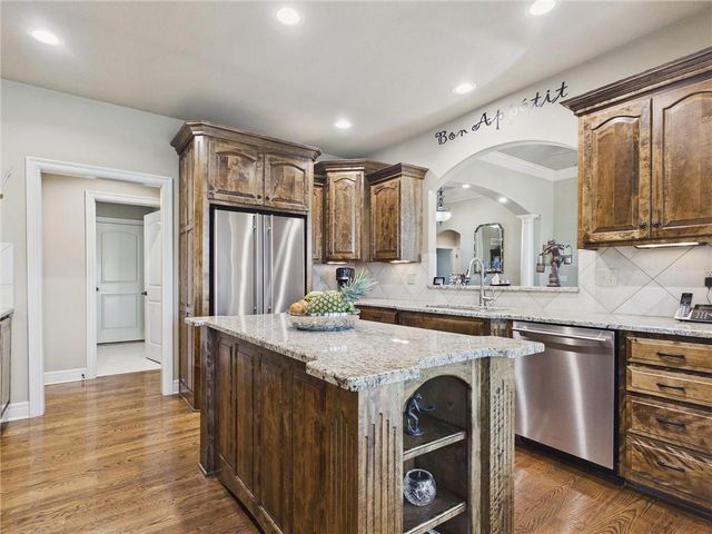 4805 N 124th Terrace, Kansas City, KS 66109