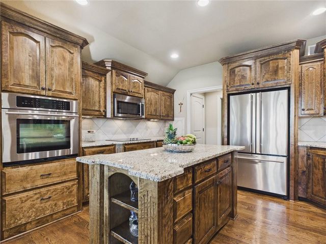 4805 N 124th Terrace, Kansas City, KS 66109