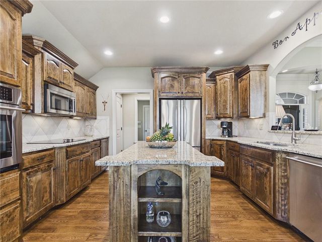 4805 N 124th Terrace, Kansas City, KS 66109