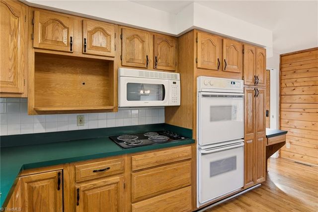 1874 Cedar Canyon Road, Kernersville, NC 27284