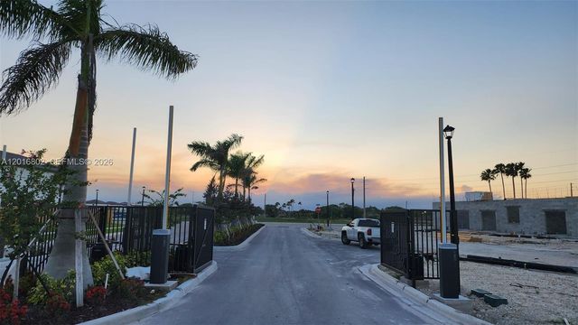 2591 SE 25th Ter, Homestead, FL 33035