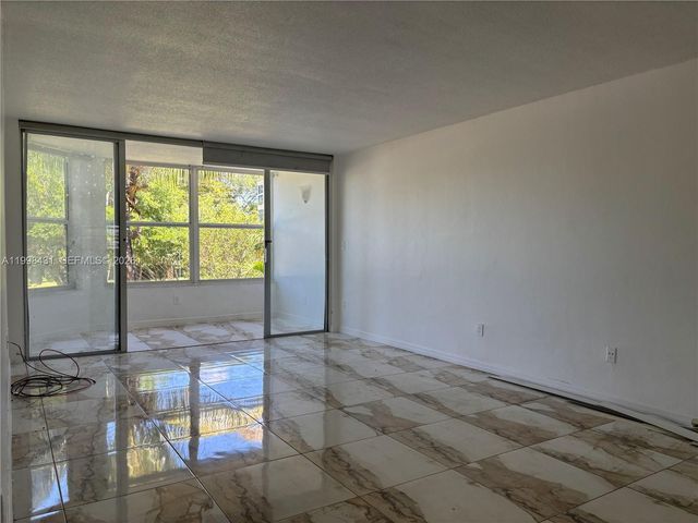 1501 NE 191st Street C211, Miami, FL 33179