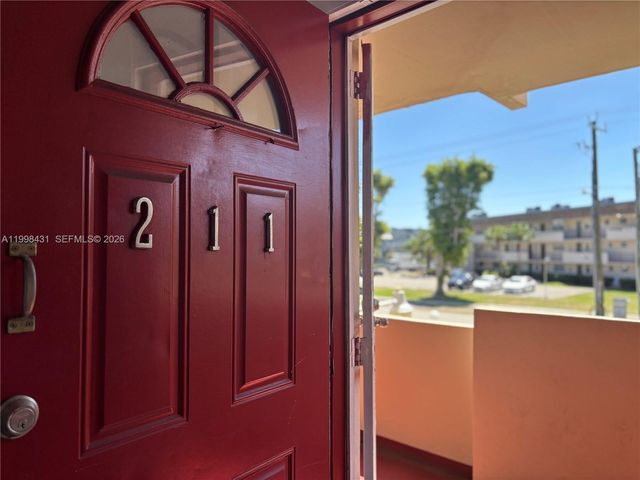 1501 NE 191st Street C211, Miami, FL 33179