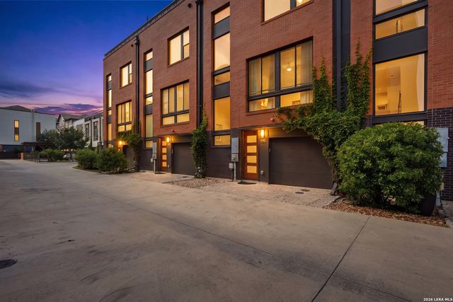318 W Grayson St Unit 303, San Antonio, TX 78212
